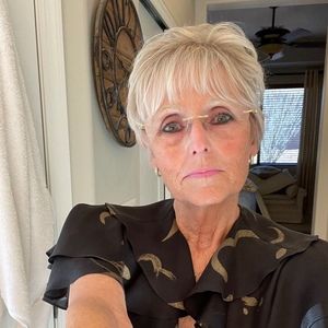 Meet your Posher, Charlotte